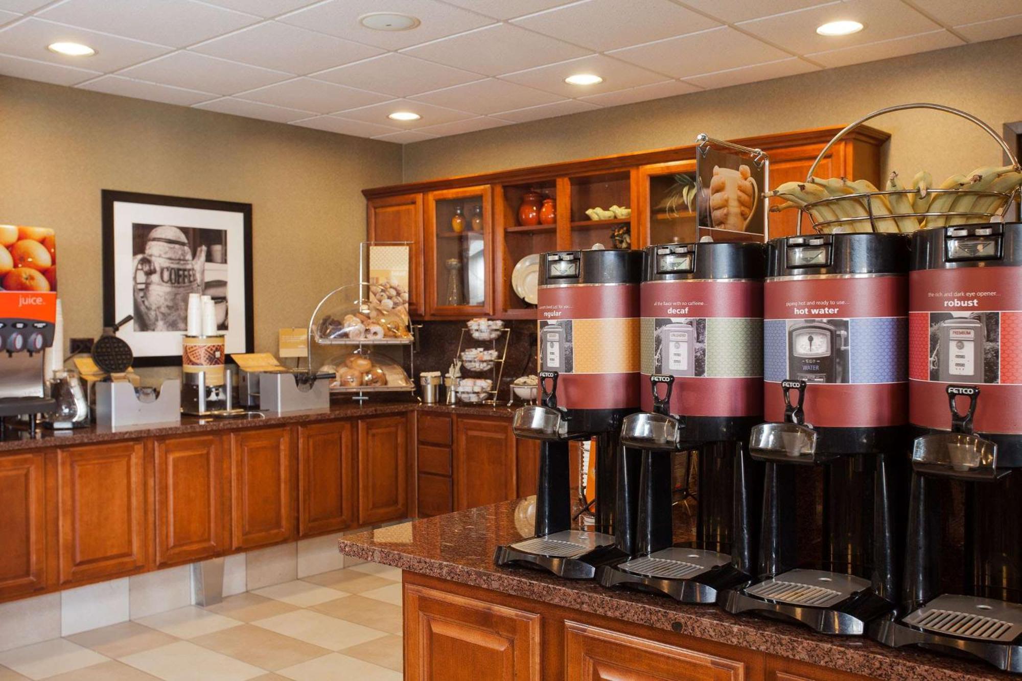 Hampton Inn & Suites Addison Ngoại thất bức ảnh